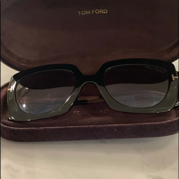 TOM FORD | oversized square sunglasses - Picture 11 of 16